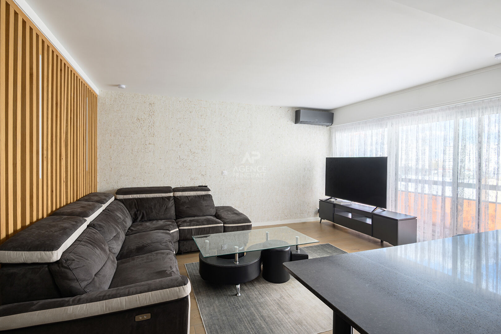 MAIRIE DE CLICHY - RUE GUSTAVE EIFFEL - APPARTEMENT FAMILIALE AVEC BALCON - Photo 3