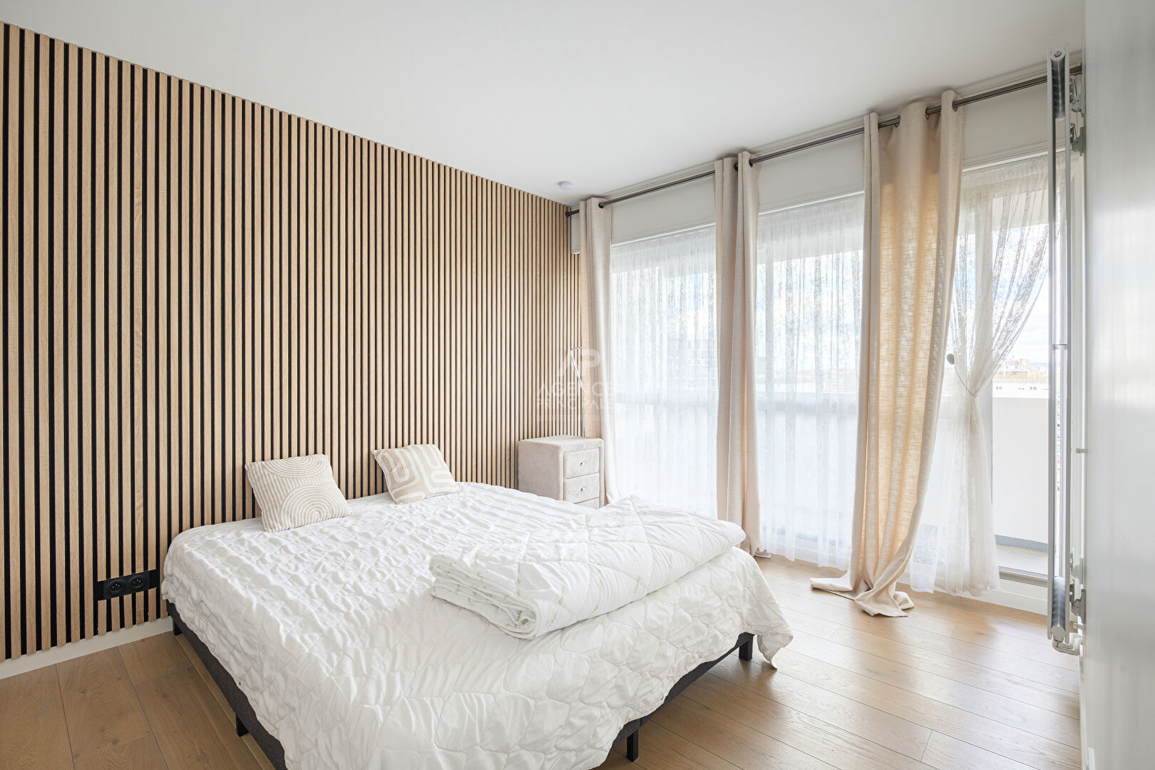 MAIRIE DE CLICHY - RUE GUSTAVE EIFFEL - APPARTEMENT FAMILIALE AVEC BALCON - Photo 4