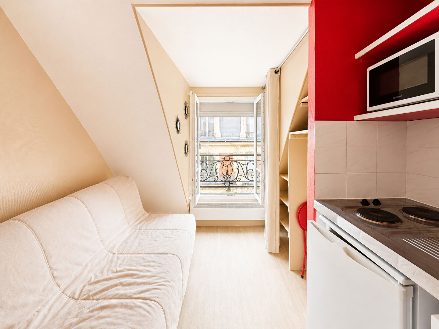 PARIS 17EME - COURCELLES - WAGRAM - RUE PIERRE DEMOURS - DERNIER ETAGE AVEC ASCENSEUR