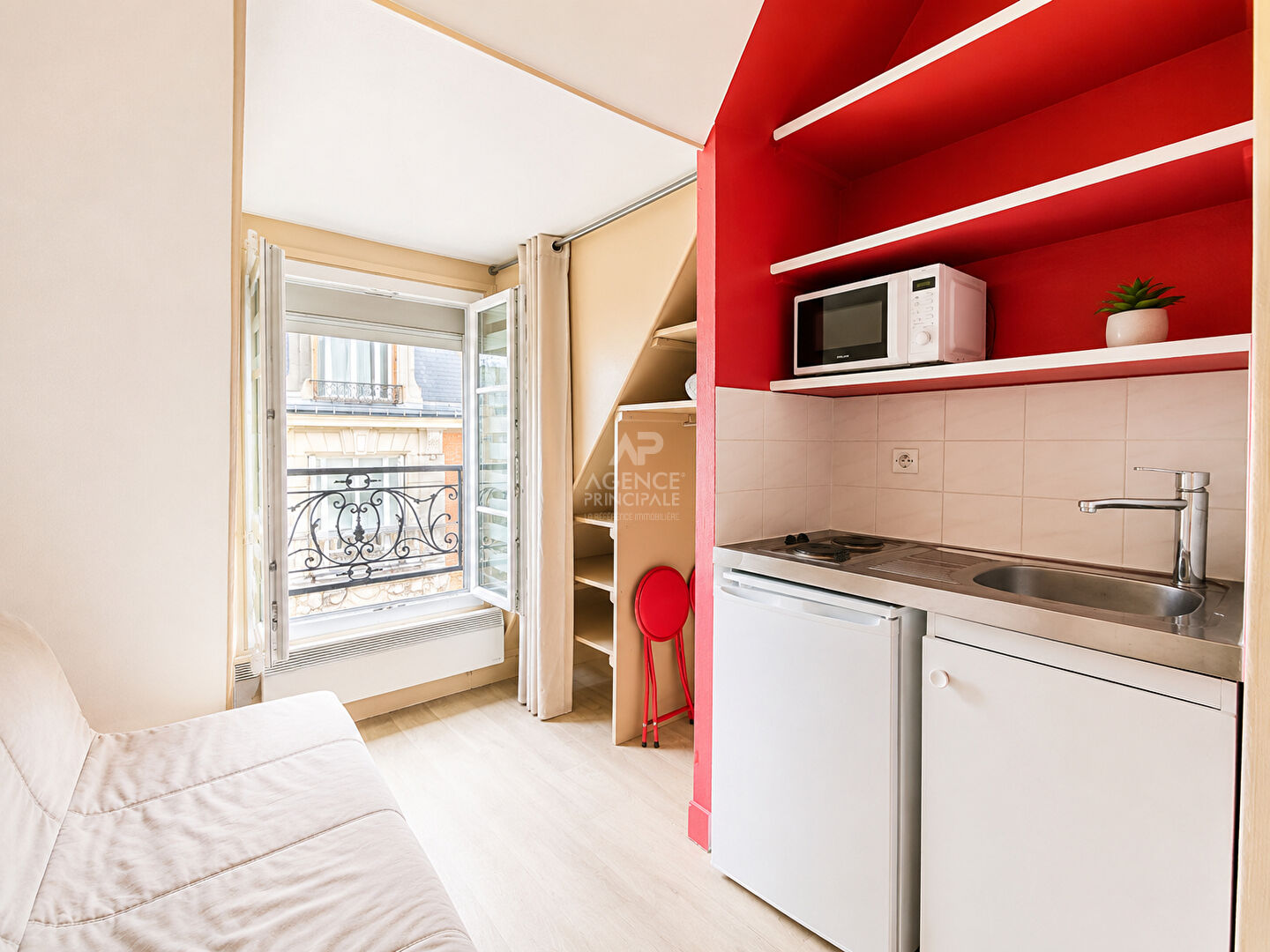 PARIS 17EME - COURCELLES - WAGRAM - RUE PIERRE DEMOURS - DERNIER ETAGE AVEC ASCENSEUR - Photo 3